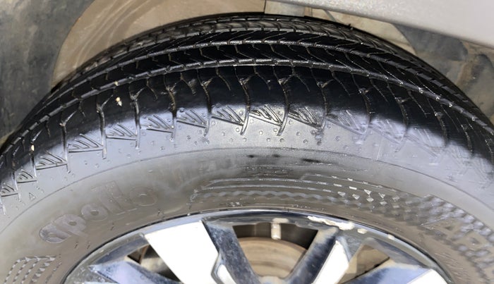 2020 MG HECTOR SHARP 1.5 DCT PETROL, Petrol, Automatic, 65,546 km, Right Front Tyre Tread