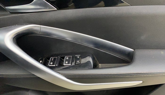 2020 MG HECTOR SHARP 1.5 DCT PETROL, Petrol, Automatic, 65,546 km, Driver Side Door Panels Control