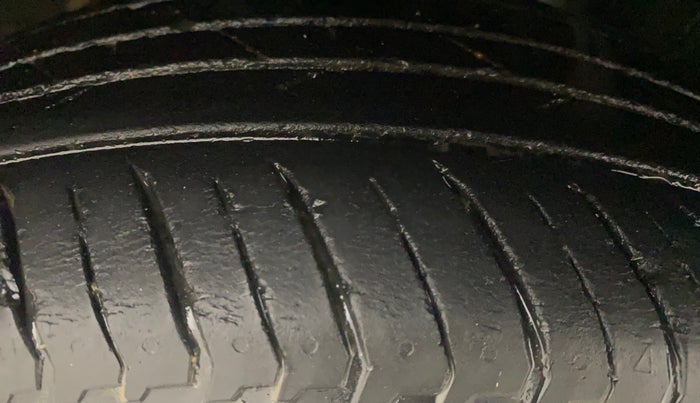 2022 Nissan MAGNITE XV PREMIUM TURBO, Petrol, Manual, 24,049 km, Right Front Tyre Tread