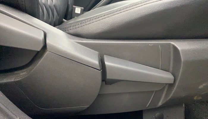 2022 Nissan MAGNITE XV PREMIUM TURBO, Petrol, Manual, 24,049 km, Driver Side Adjustment Panel