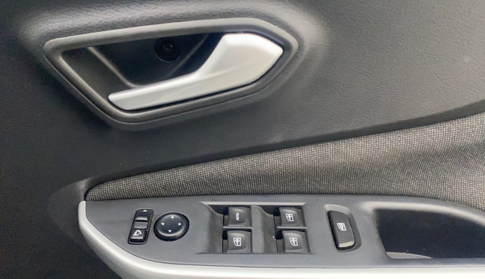 2022 Nissan MAGNITE XV PREMIUM TURBO, Petrol, Manual, 24,049 km, Driver Side Door Panels Control