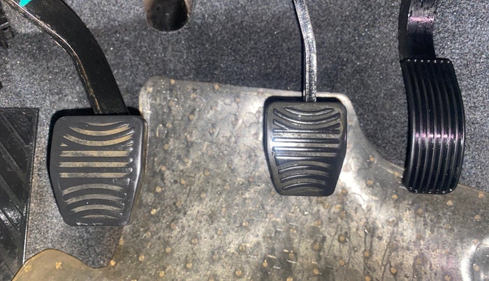 2021 Mahindra XUV500 W5, Diesel, Manual, 70,648 km, Pedals