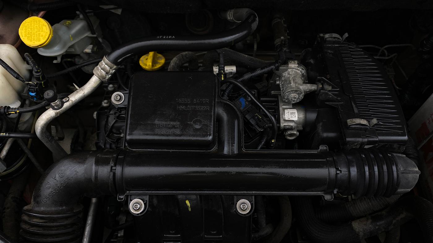 2022 Renault Kiger RXT (O) AMT DUAL TONE, Petrol, Automatic, 46,463 km, Engine View
