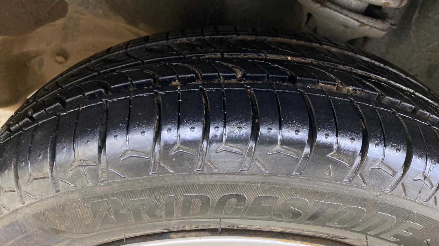 2016 Maruti Alto K10 VXI, Petrol, Manual, 14,288 km, Left Front Tyre Tread