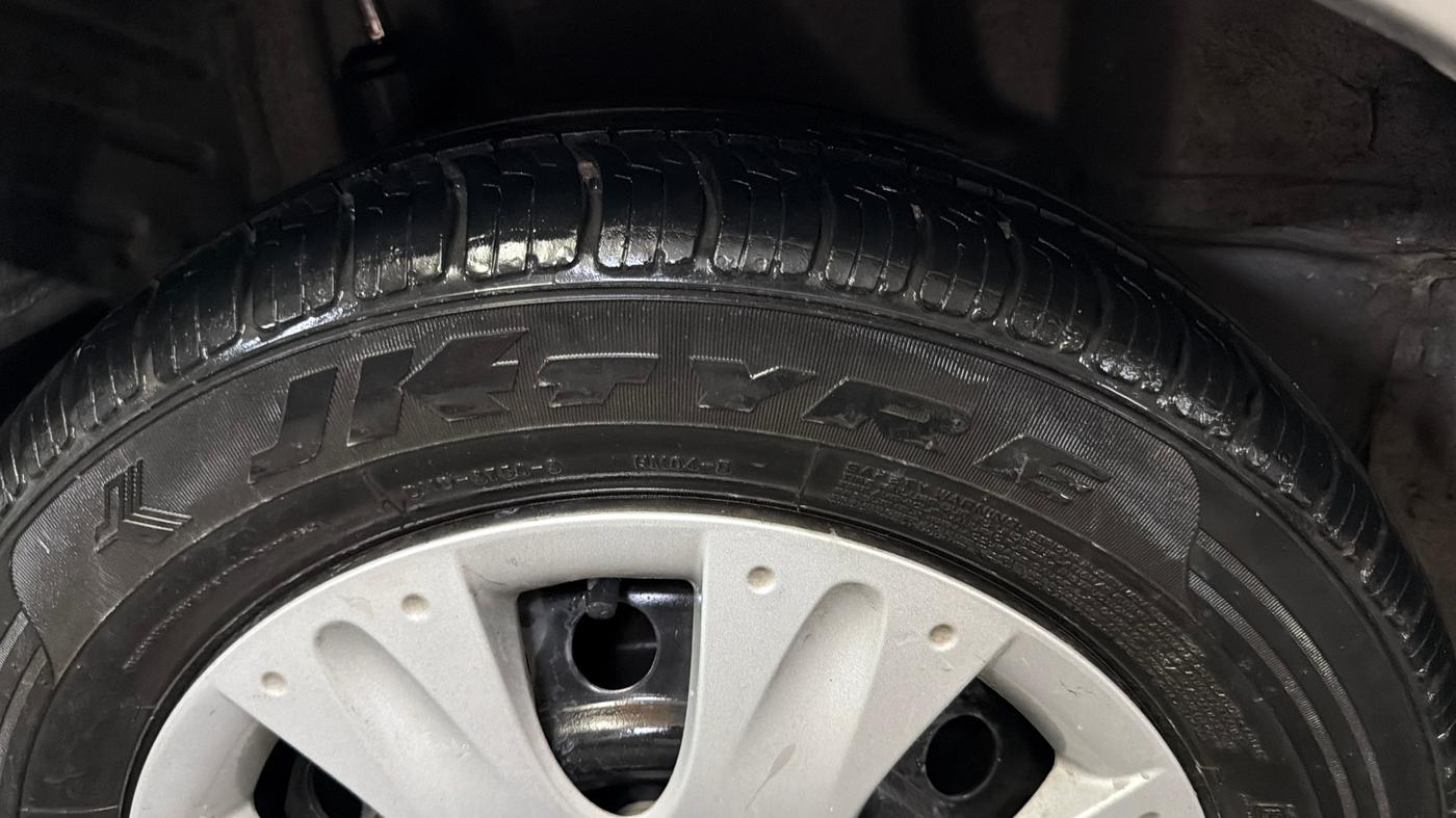 2015 Honda Amaze 1.2L I-VTEC S, Petrol, Manual, 87,865 km, Right Rear Tyre Tread