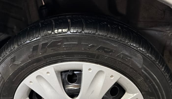 2015 Honda Amaze 1.2L I-VTEC S, Petrol, Manual, 87,865 km, Right Rear Tyre Tread