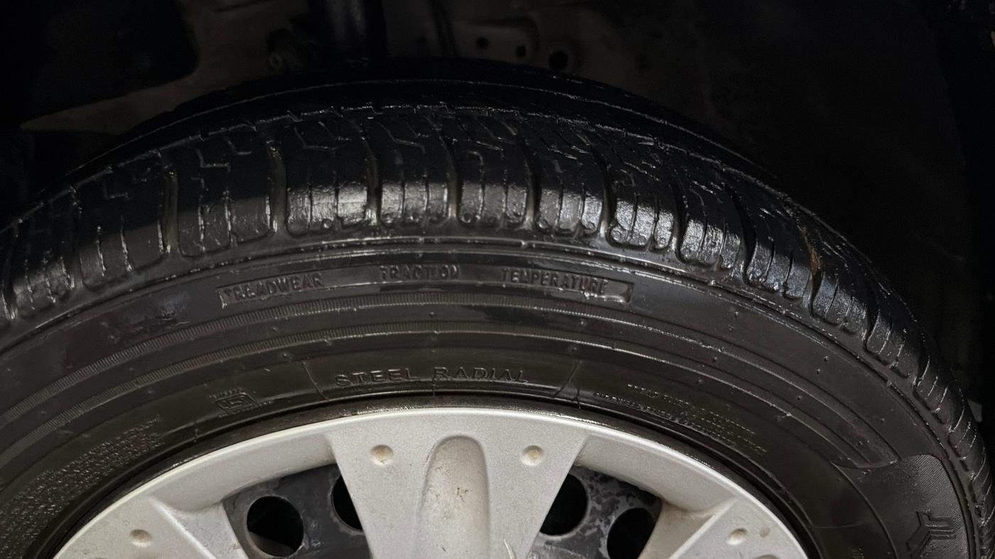 2015 Honda Amaze 1.2L I-VTEC S, Petrol, Manual, 87,865 km, Left Front Tyre Tread