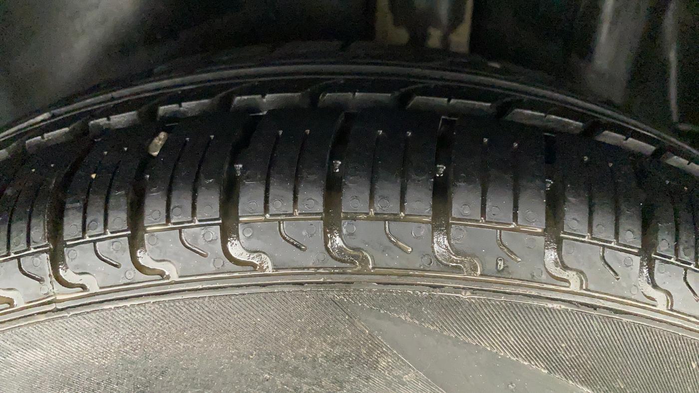 2012 Maruti Swift Dzire VXI, Petrol, Manual, 1,07,135 km, Left Rear Tyre Tread