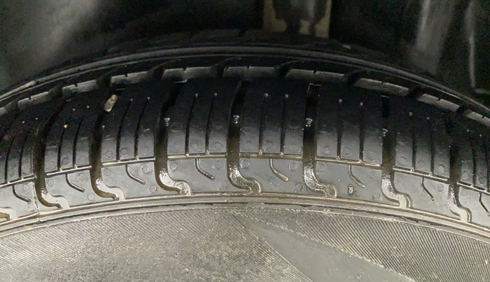 2012 Maruti Swift Dzire VXI, Petrol, Manual, 1,07,135 km, Left Rear Tyre Tread