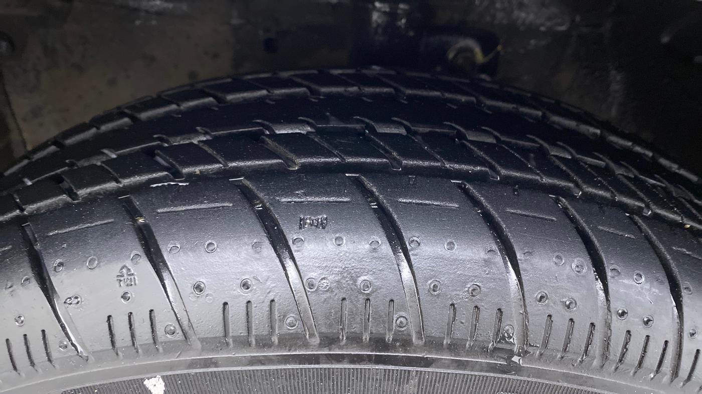 2014 Maruti Celerio VXI AGS, Petrol, Automatic, 96,597 km, Left Front Tyre Tread