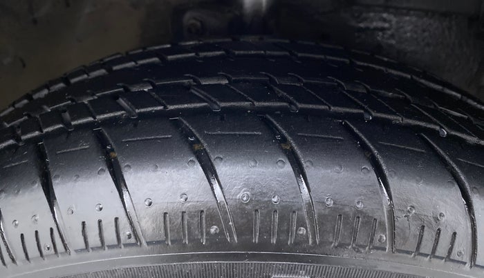2014 Maruti Celerio VXI AGS, Petrol, Automatic, 96,597 km, Right Front Tyre Tread