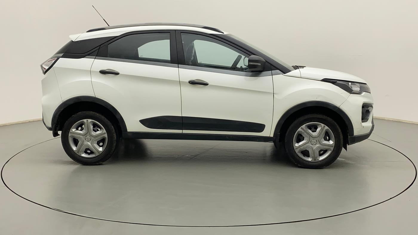 2020 Tata NEXON XM SUNROOF DIESEL, Diesel, Manual, 71,108 km, Right Side View