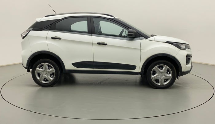 2020 Tata NEXON XM SUNROOF DIESEL, Diesel, Manual, 71,108 km, Right Side View