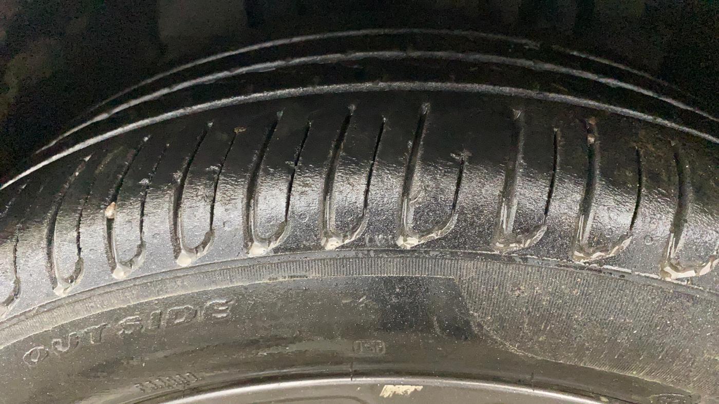 2017 Ford Ecosport TITANIUM + 1.5L PETROL AT, Petrol, Automatic, 66,387 km, Left Front Tyre Tread