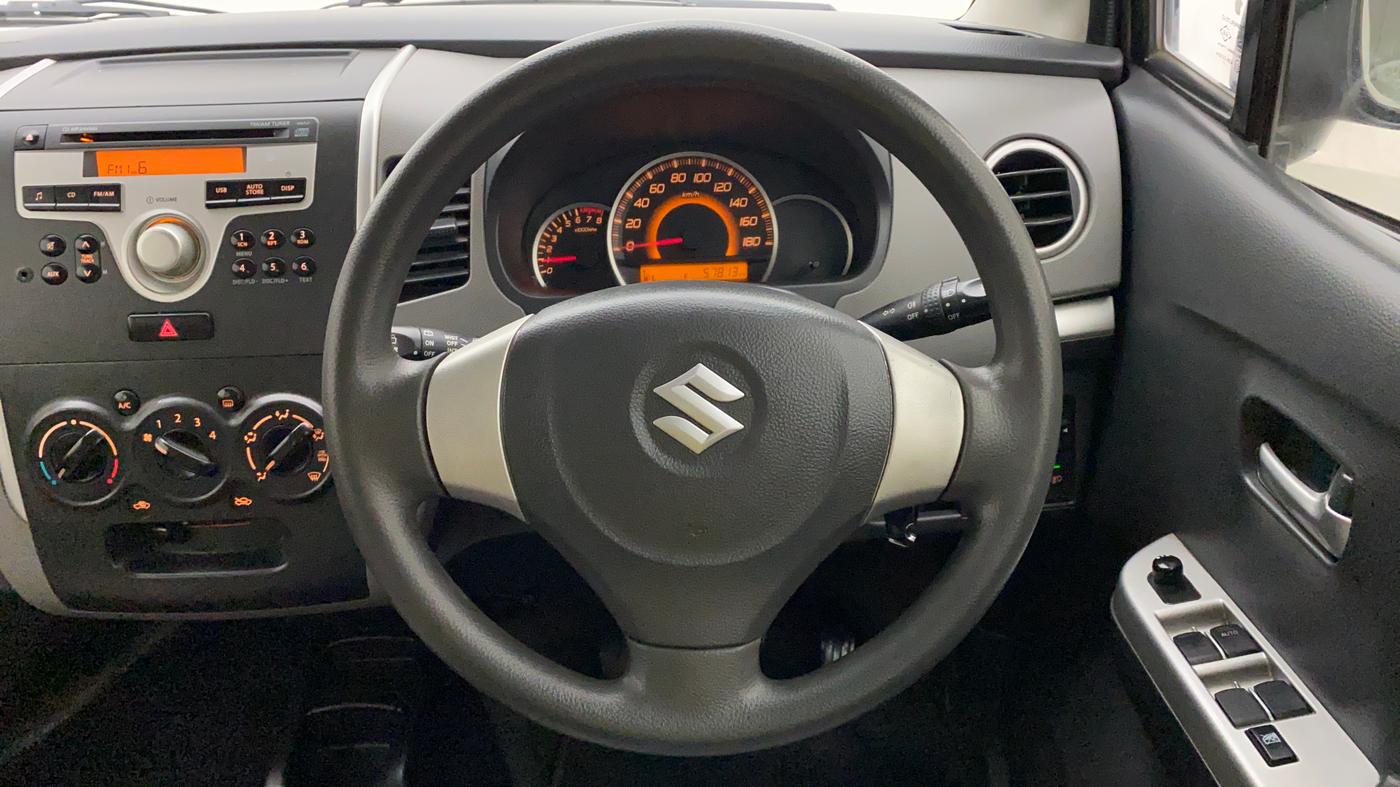 2011 Maruti Wagon R 1.0 VXI, Petrol, Manual, 57,911 km, Steering Wheel Close Up
