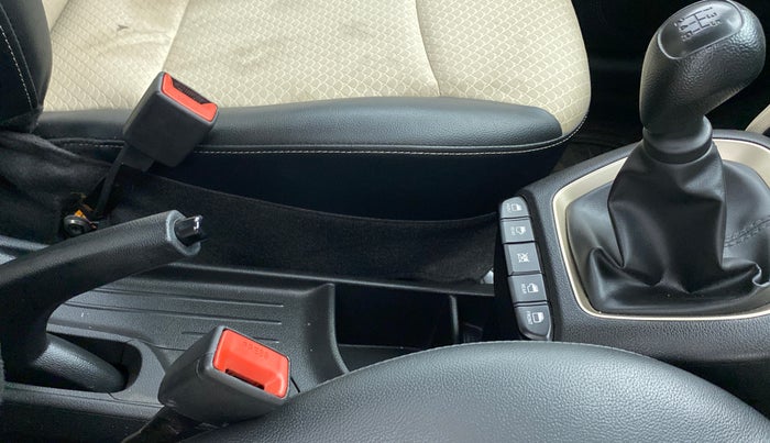 2019 Hyundai NEW SANTRO 1.1 MAGNA MT, Petrol, Manual, 10,204 km, Gear Lever