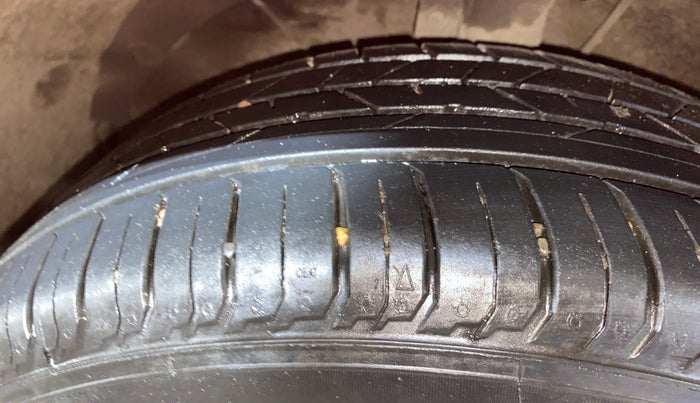 2017 Maruti Baleno ZETA PETROL 1.2, Petrol, Manual, 66,316 km, Left Front Tyre Tread