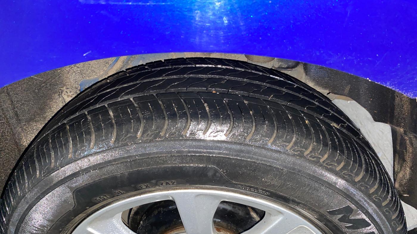 2019 Ford New Figo TITANIUM 1.2 PETROL MT, Petrol, Manual, 28,035 km, Left Rear Tyre Tread