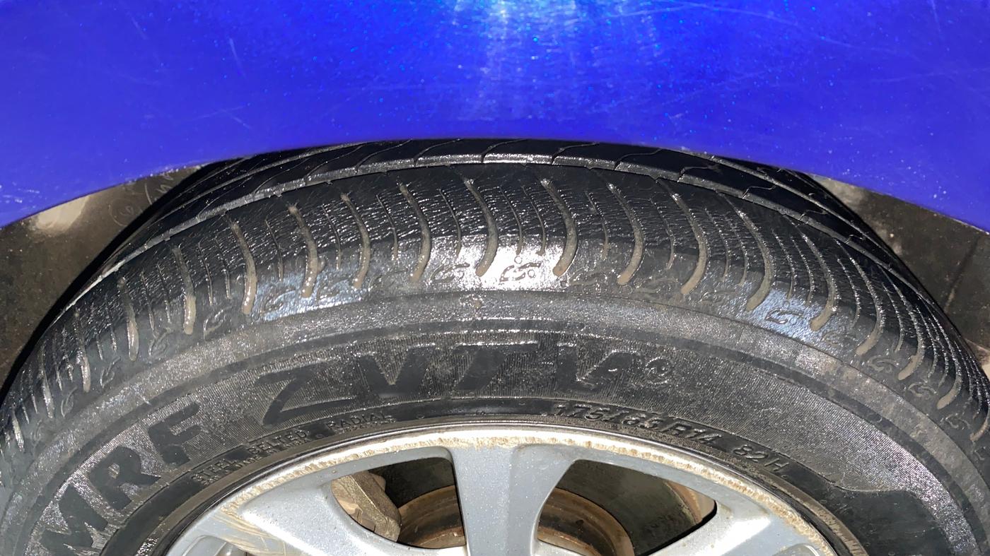 2019 Ford New Figo TITANIUM 1.2 PETROL MT, Petrol, Manual, 28,035 km, Left Front Tyre Tread