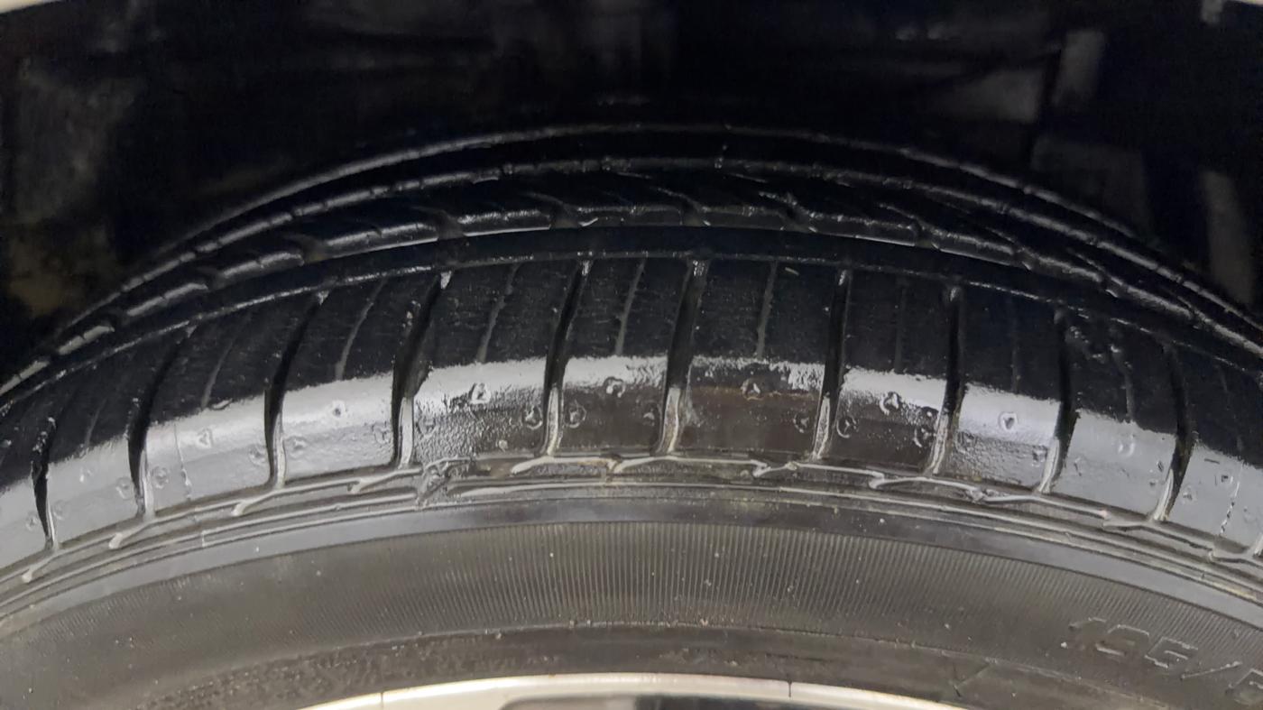 2018 Maruti Ciaz ALPHA  AT 1.5 SHVS PETROL, Petrol, Automatic, 15,927 km, Right Front Tyre Tread