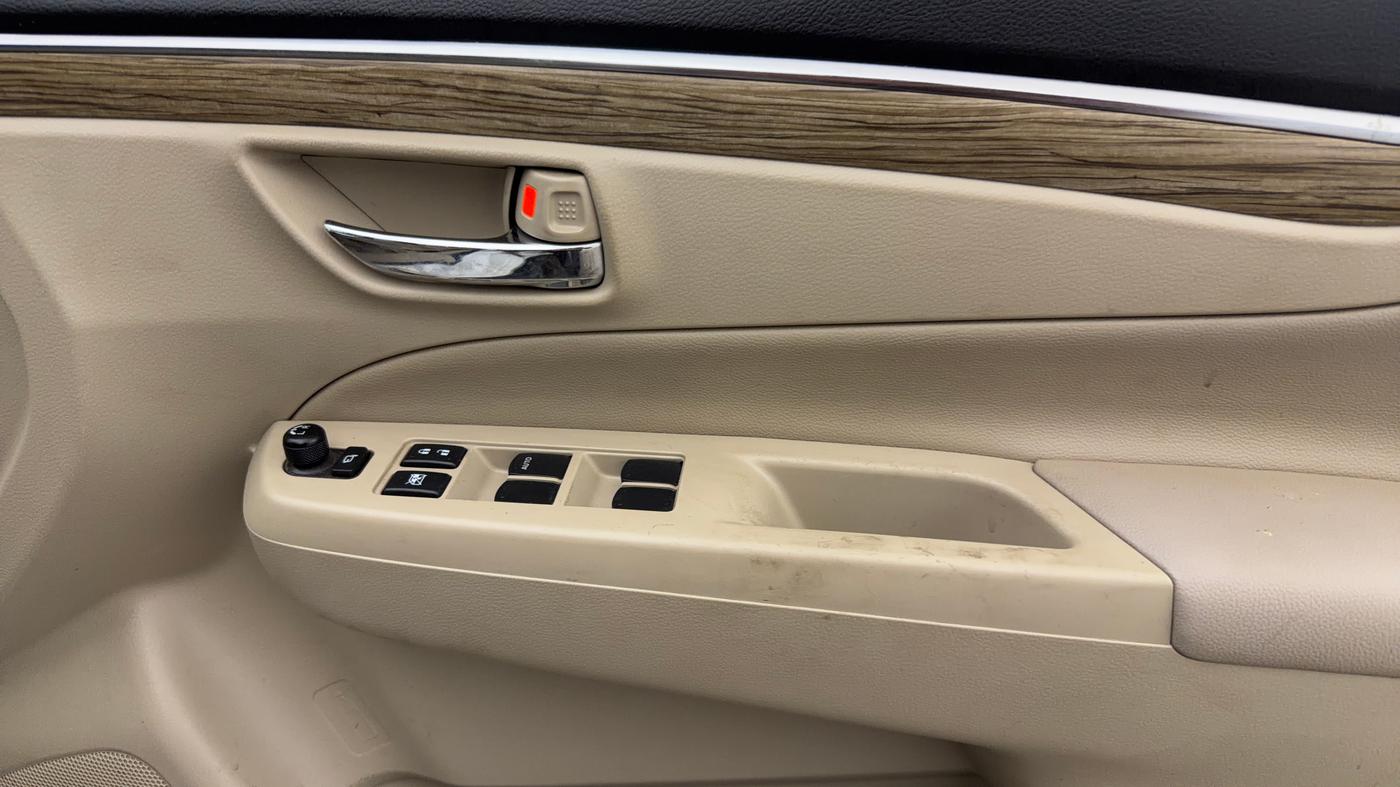 2018 Maruti Ciaz ALPHA  AT 1.5 SHVS PETROL, Petrol, Automatic, 15,927 km, Driver Side Door Panels Control