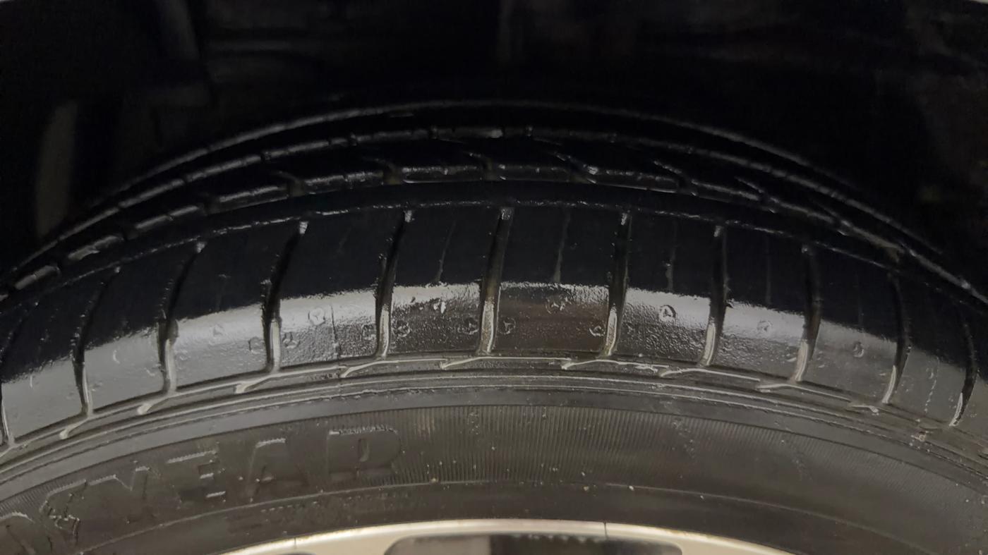 2018 Maruti Ciaz ALPHA  AT 1.5 SHVS PETROL, Petrol, Automatic, 15,927 km, Left Front Tyre Tread