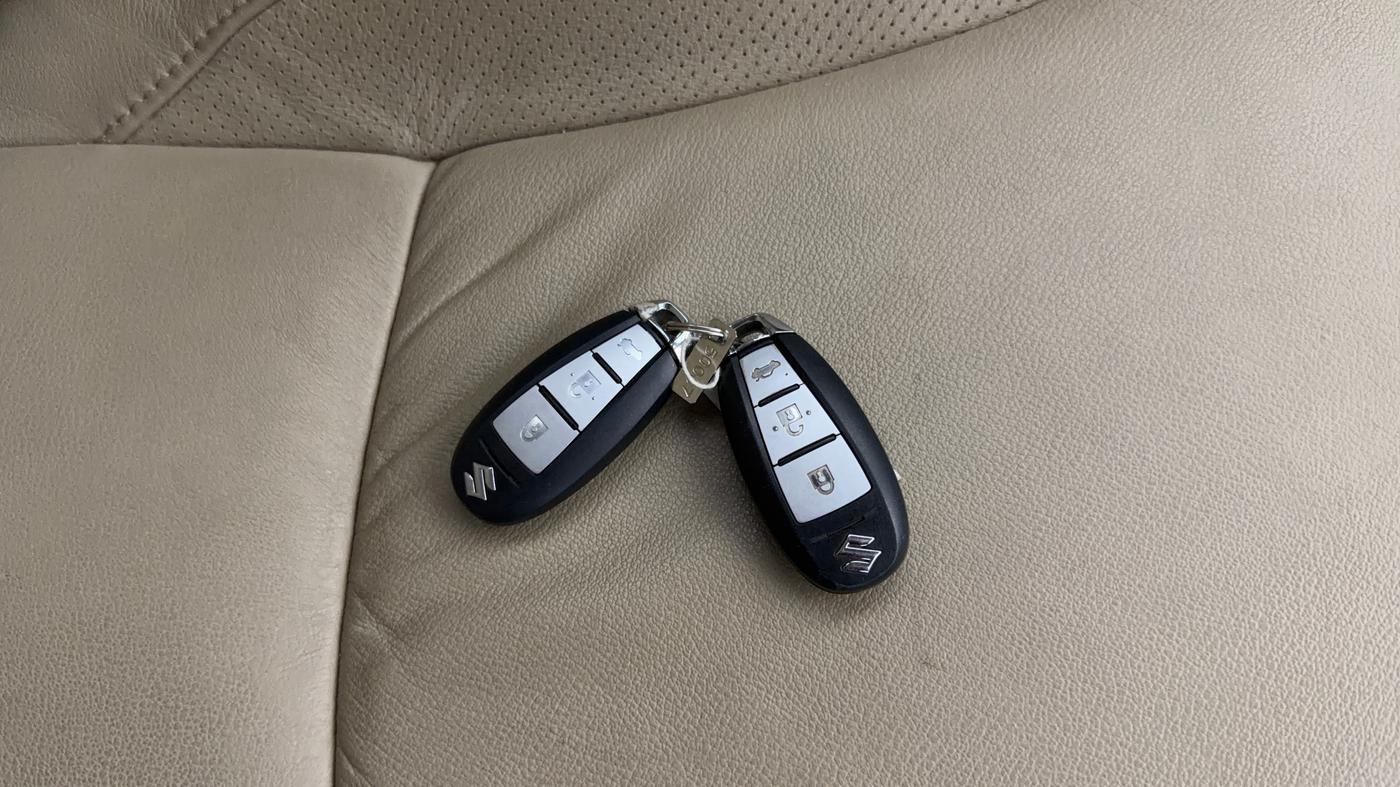 2018 Maruti Ciaz ALPHA  AT 1.5 SHVS PETROL, Petrol, Automatic, 15,927 km, Key Close Up