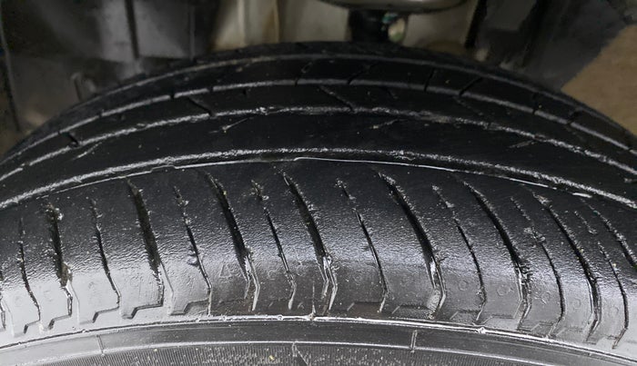 2021 Renault Kiger RXT 1.0 MT, Petrol, Manual, 17,109 km, Left Front Tyre Tread