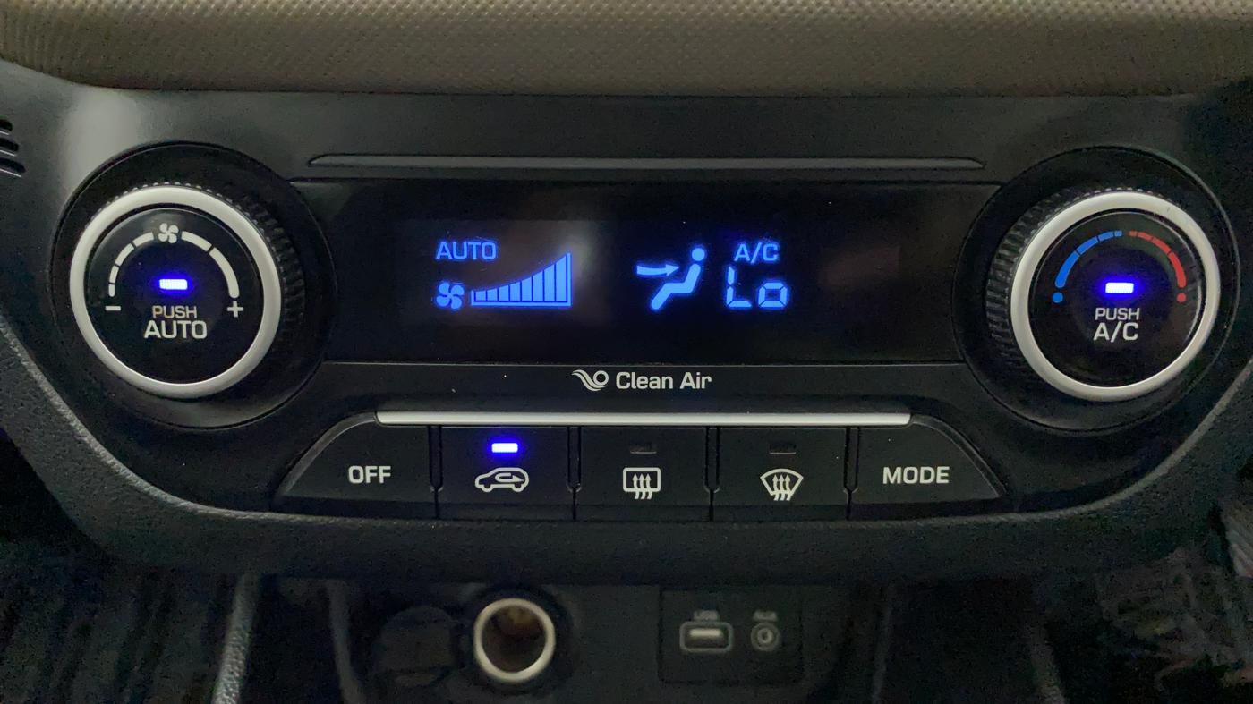 2017 Hyundai Creta SX PLUS 1.6 PETROL, Petrol, Manual, 35,540 km, Automatic Climate Control