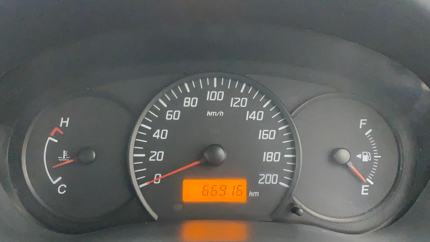 2011 Maruti Swift LXI, Petrol, Manual, 66,916 km, Odometer Image
