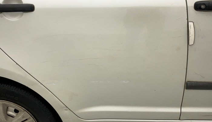2011 Maruti Swift LXI, Petrol, Manual, 66,916 km, Right rear door - Minor scratches