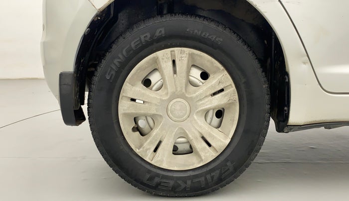 2011 Maruti Swift LXI, Petrol, Manual, 66,916 km, Right Rear Wheel