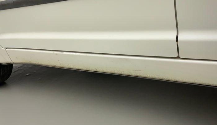 2011 Maruti Swift LXI, Petrol, Manual, 66,916 km, Left running board - Minor scratches