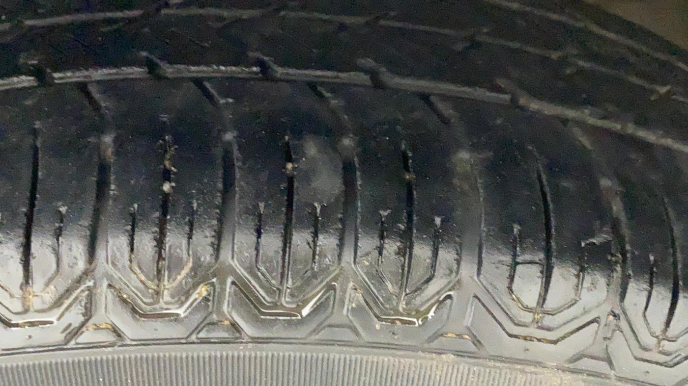 2011 Maruti Swift LXI, Petrol, Manual, 66,916 km, Left Rear Tyre Tread