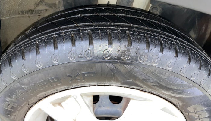 2021 Renault Kwid RXT 1.0 AMT (O), Petrol, Automatic, 12,984 km, Right Front Tyre Tread