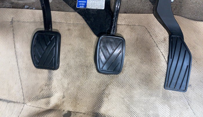 2017 Maruti Ertiga ZDI + SHVS, Diesel, Manual, 68,376 km, Pedals