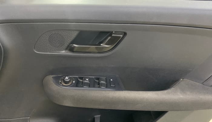 2023 Tata ALTROZ  XZ PLUS (S) , Diesel, Manual, 66,682 km, Driver Side Door Panels Control