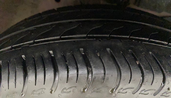 2018 Honda Amaze 1.2L I-VTEC V, Petrol, Manual, 19,812 km, Right Front Tyre Tread