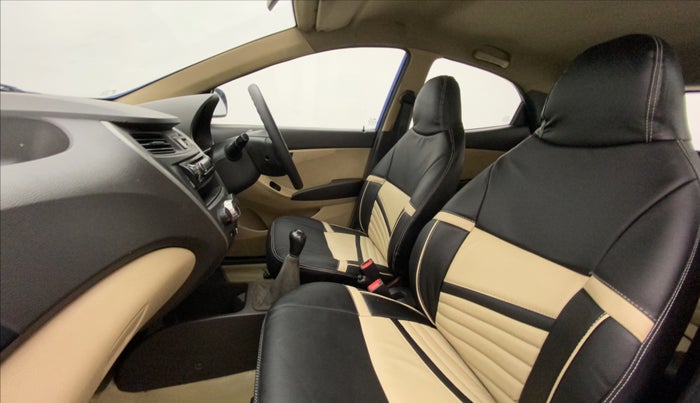 2013 Hyundai Eon ERA +, Petrol, Manual, 52,123 km, Right Side Front Door Cabin