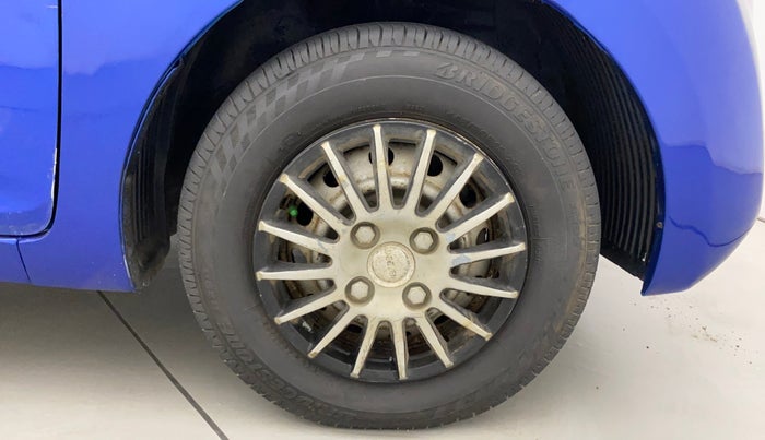2013 Hyundai Eon ERA +, Petrol, Manual, 52,123 km, Right Front Wheel