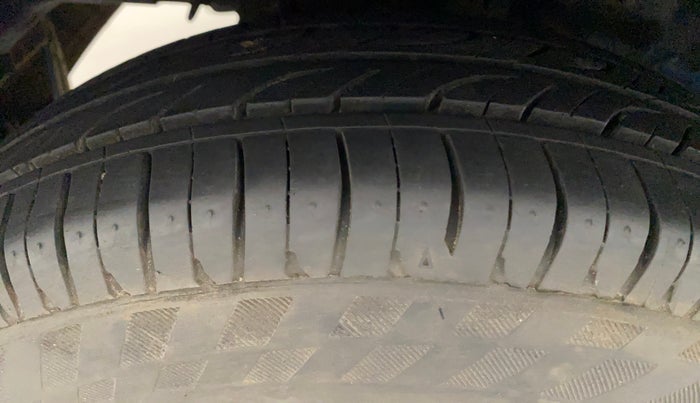 2013 Hyundai Eon ERA +, Petrol, Manual, 52,123 km, Right Rear Tyre Tread