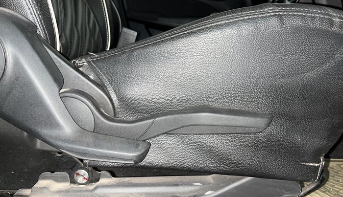 2018 Maruti Swift VXI, Petrol, Manual, 64,432 km, Driver Side Adjustment Panel