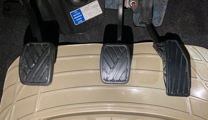 2018 Maruti Swift VXI, Petrol, Manual, 64,432 km, Pedals