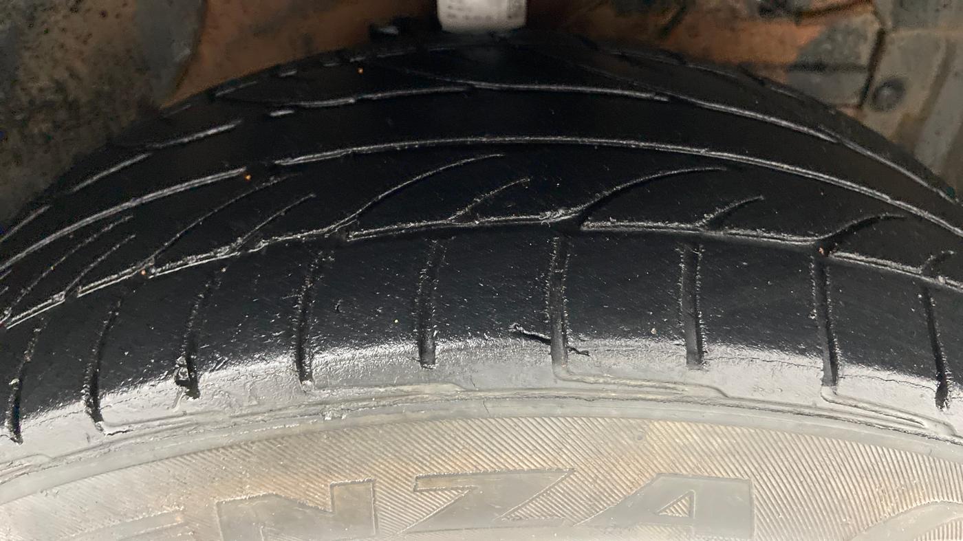 2015 Maruti S Cross ZETA 1.3, Diesel, Manual, 1,52,026 km, Right Front Tyre Tread