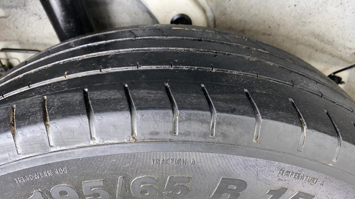 2021 Hyundai VENUE S 1.2, Petrol, Manual, 50,177 km, Right Rear Tyre Tread