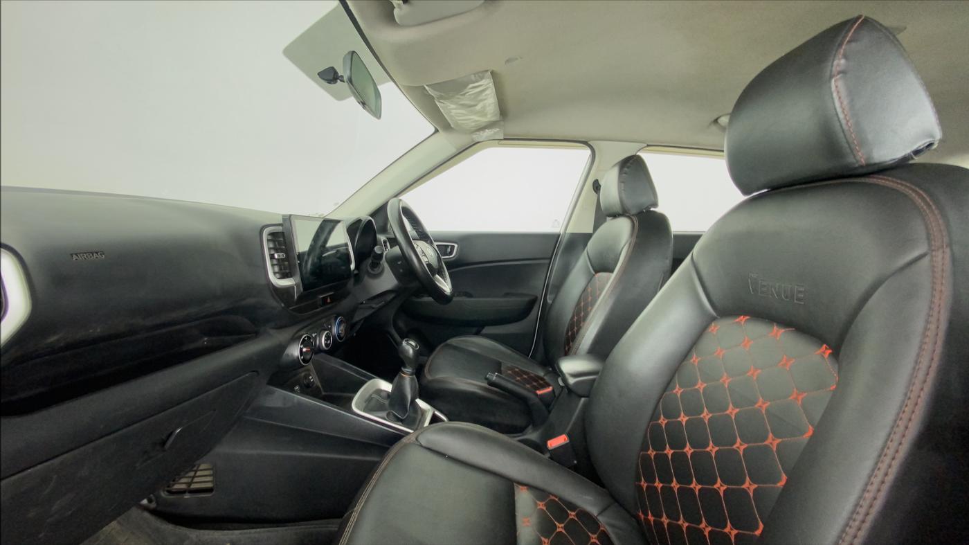 2021 Hyundai VENUE S 1.2, Petrol, Manual, 50,177 km, Right Side Front Door Cabin