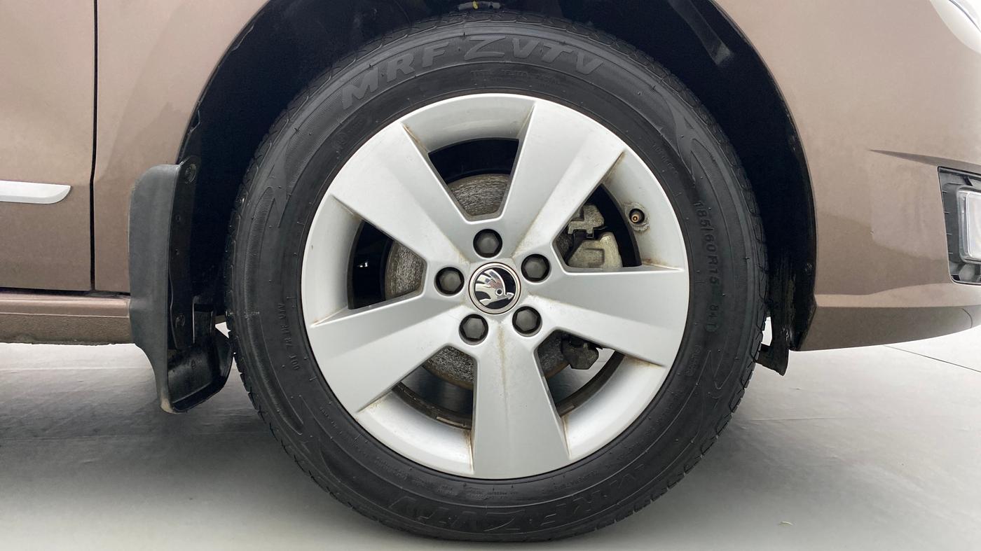 2020 Skoda Rapid 1.0 AMBITION TSI AT, Petrol, Automatic, 7,270 km, Right Front Wheel