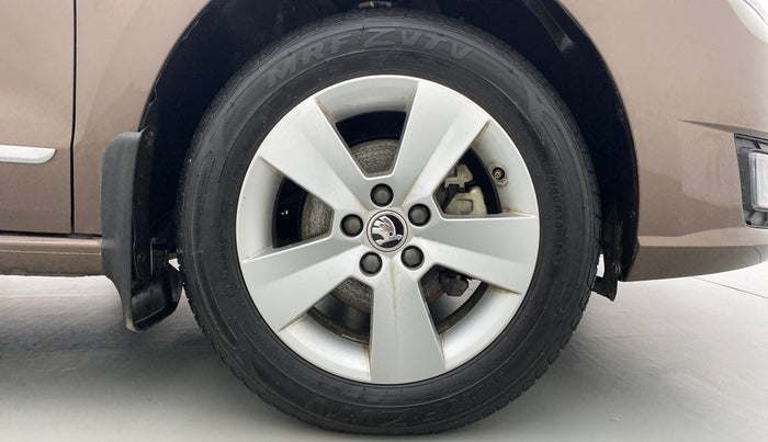 2020 Skoda Rapid 1.0 AMBITION TSI AT, Petrol, Automatic, 7,270 km, Right Front Wheel