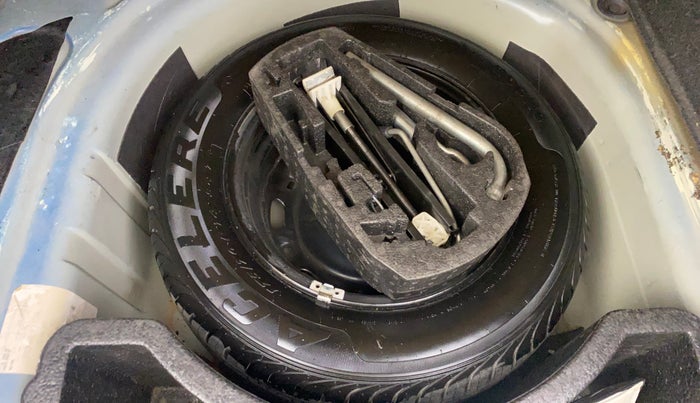 2012 Volkswagen Vento HIGHLINE DIESEL 1.6, Diesel, Manual, 93,894 km, Spare Tyre