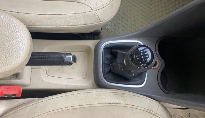 2012 Volkswagen Vento HIGHLINE DIESEL 1.6, Diesel, Manual, 93,894 km, Gear Lever